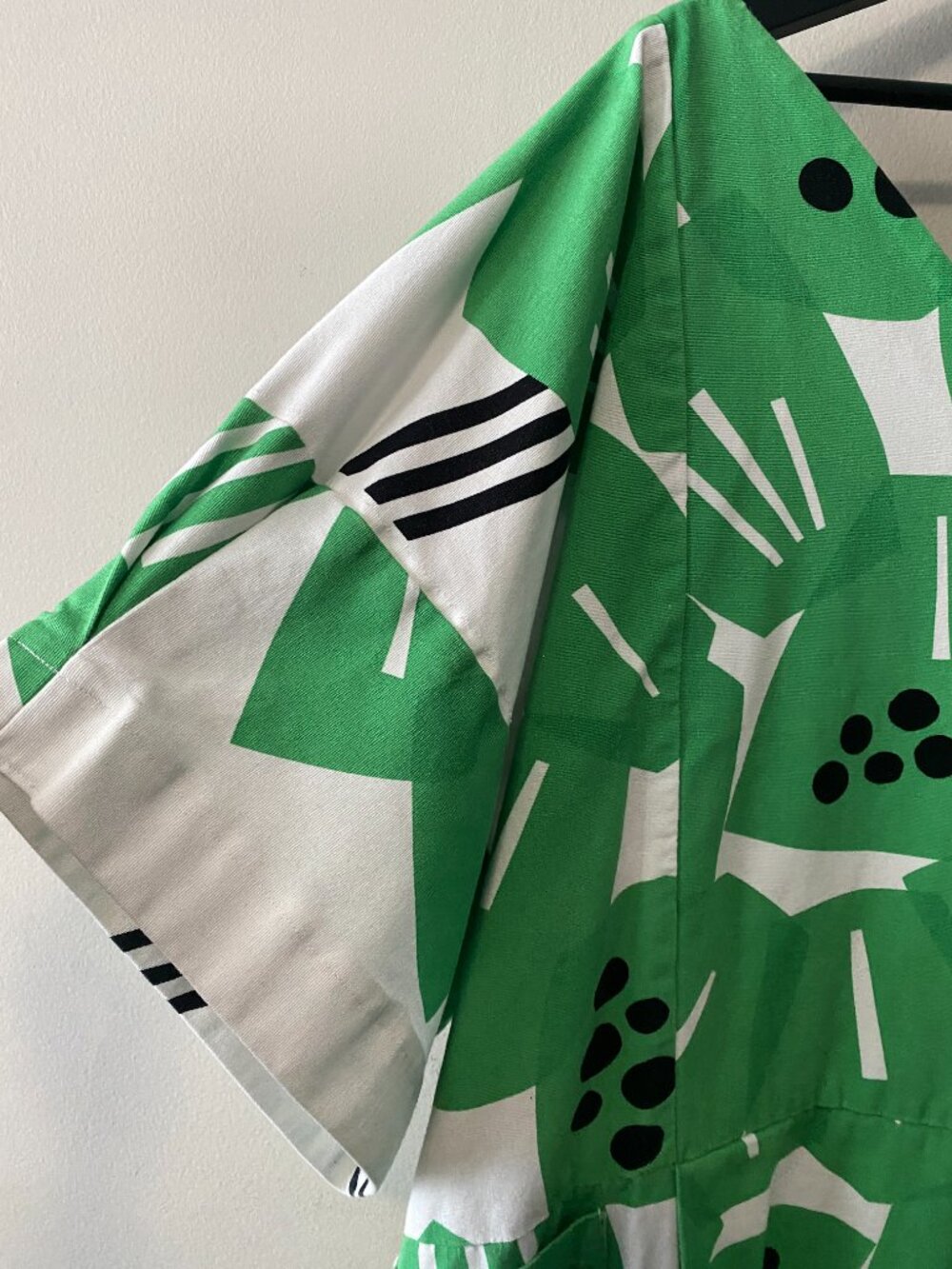 Handmade Plus Size Green White Black Abstract Pattern Pockets Dress - Picture 3 of 10